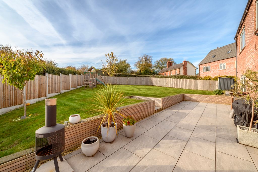 Property photo 2 of 33 Rear Garden 1