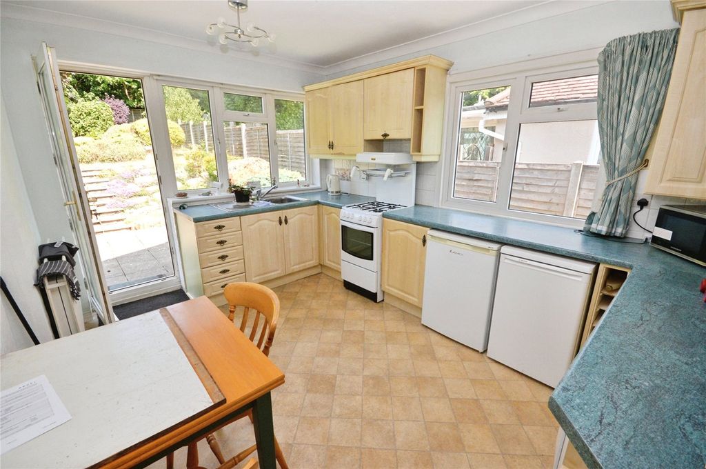 Property photo 3 of 16 Picture No. 11
