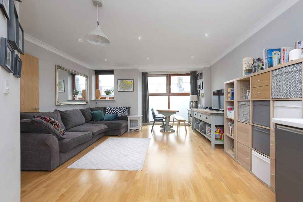 Property photo 2 of 5