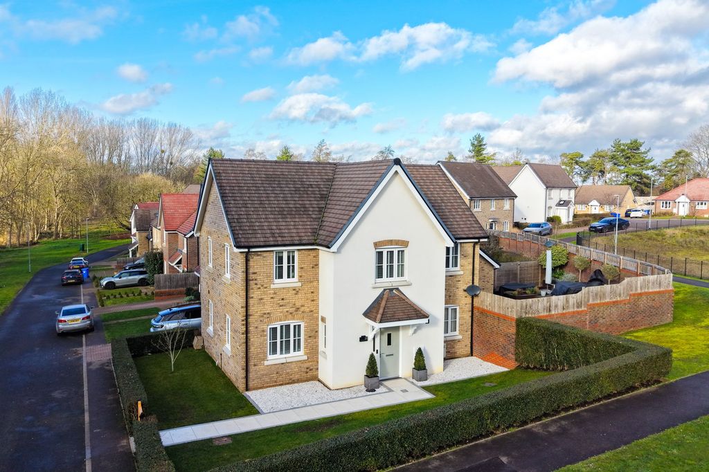 Property photo 1 of 21