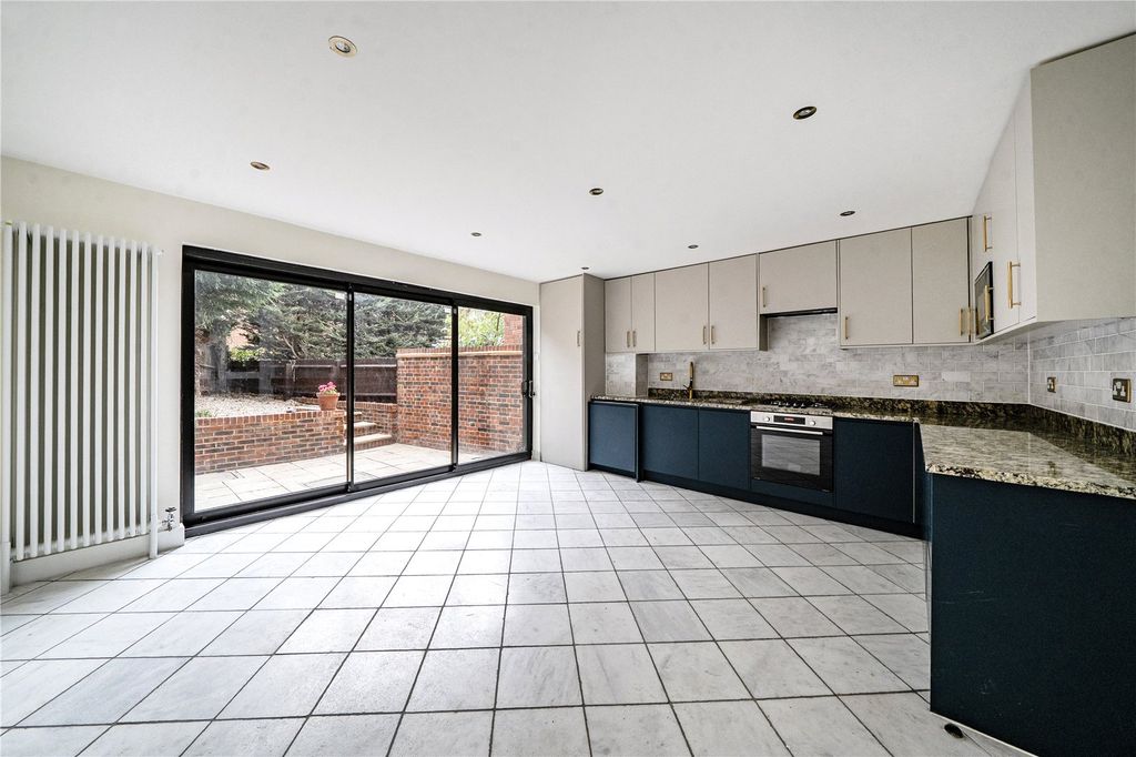 Property photo 2 of 17 Picture No. 06