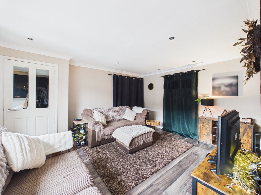 Property photo 3 of 23