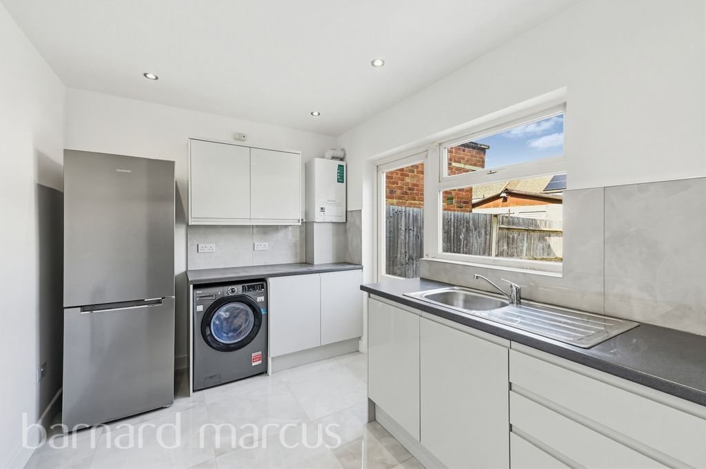 Property photo 2 of 8 Image