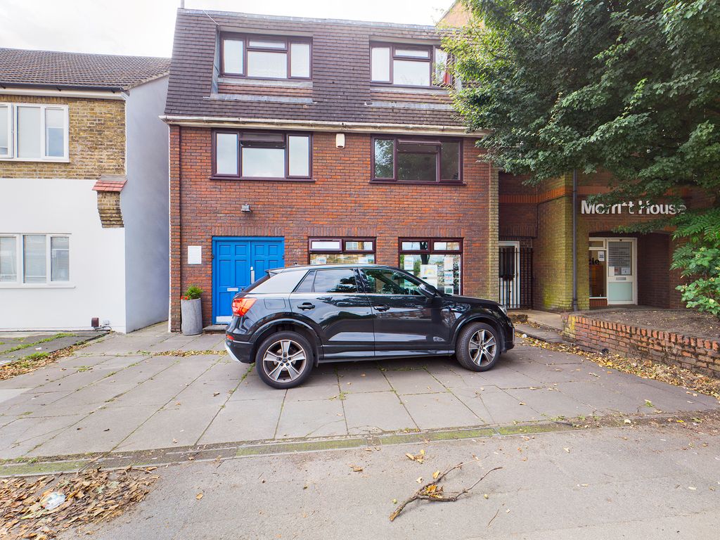 Property photo 1 of 6 External