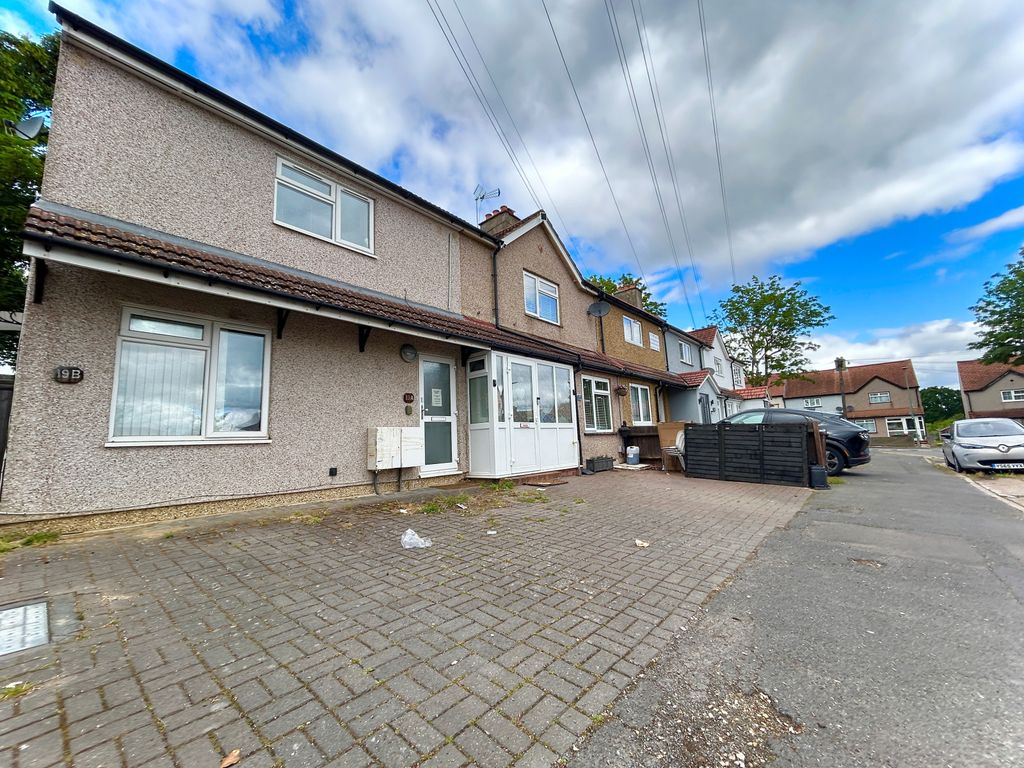 Property photo 1 of 7 Studio To Rent Parkhurst Road, Sutton Sm1