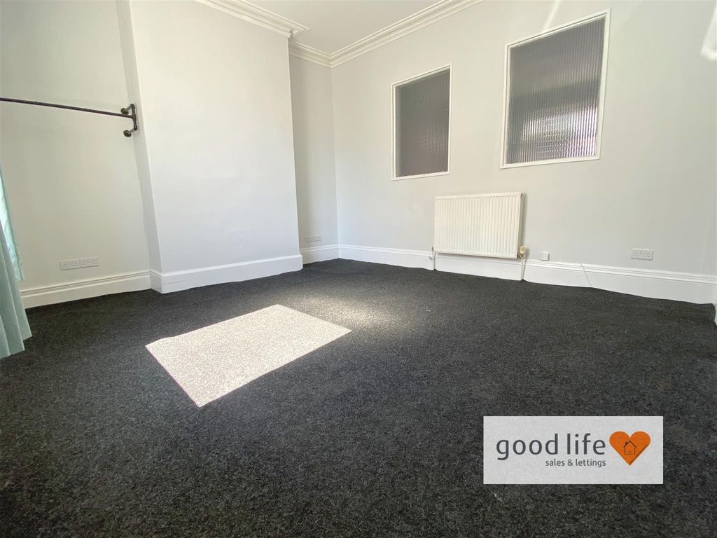 Property photo 2 of 19 Front Room 2 52Norastreet.Jpg