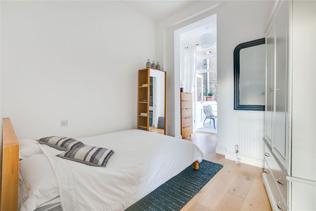 Property photo 3 of 6