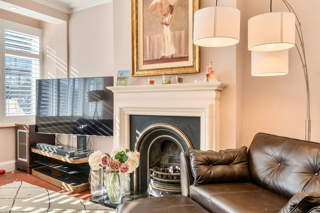 Property photo 1 of 22 Picture No. 05