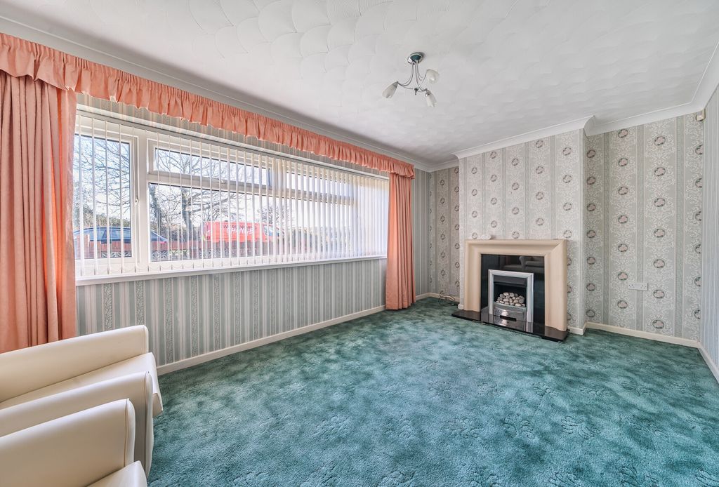 Property photo 2 of 21 1395928-15-695E67...