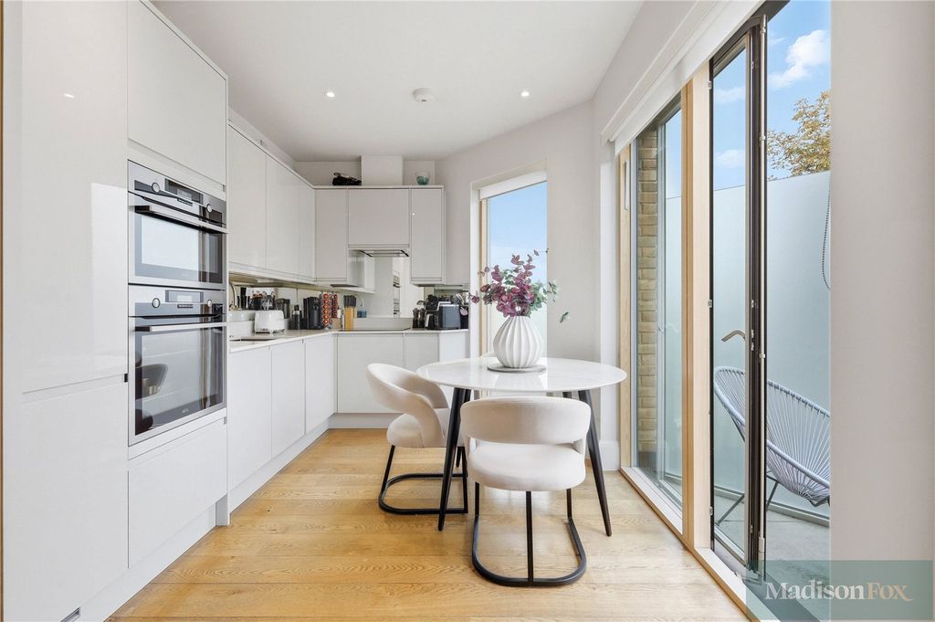 Property photo 3 of 31 Picture No. 22