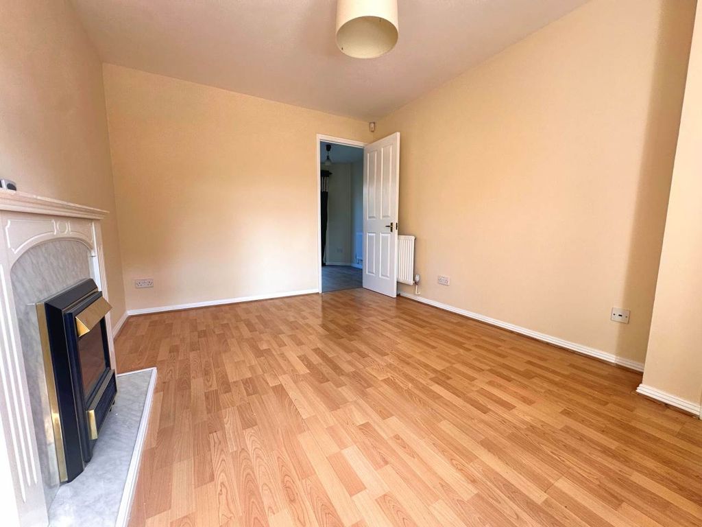 Property photo 2 of 13 Lounge 1