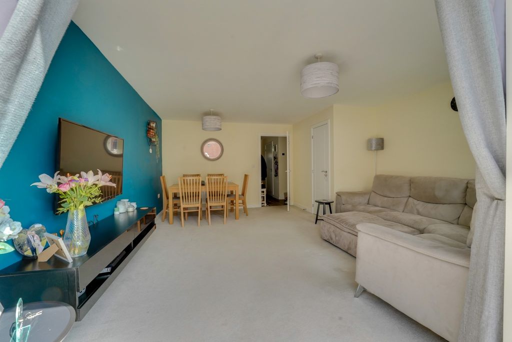Property photo 2 of 11 Dsc03314-Dsc03318