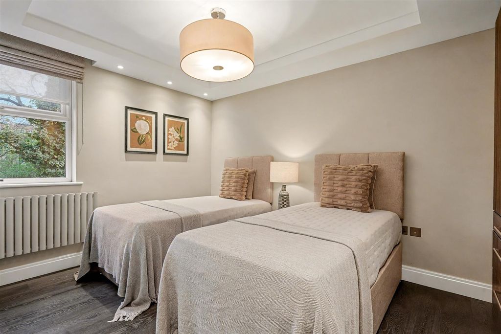 Property photo 3 of 12 Flat 83, Boydell Court Nw8 6Nh-No Watermark-1.Jpg