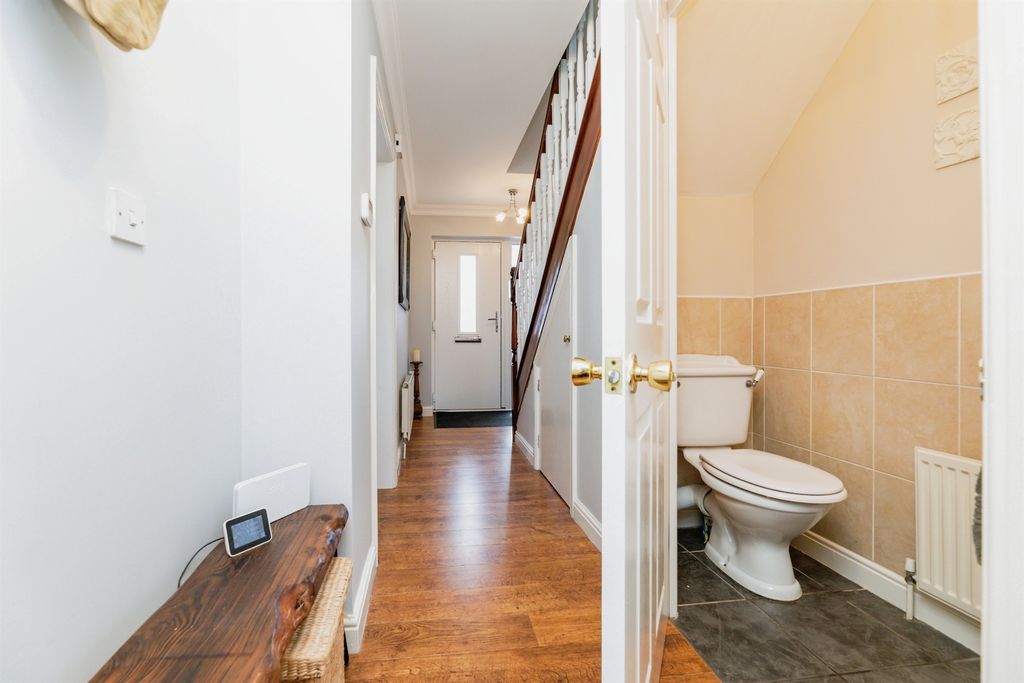 Property photo 2 of 21