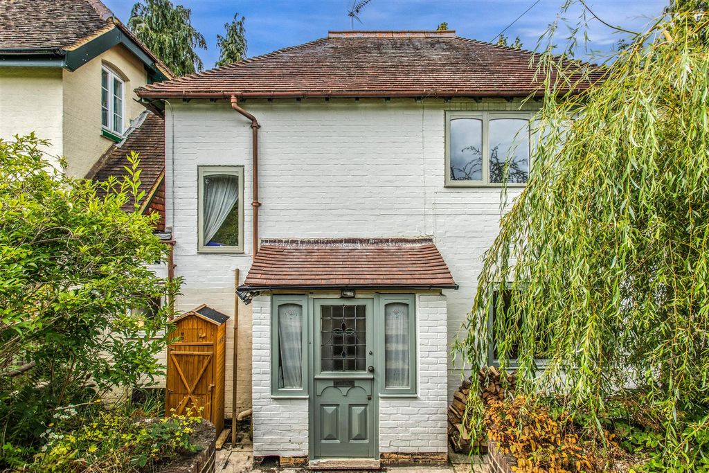 Property photo 2 of 25