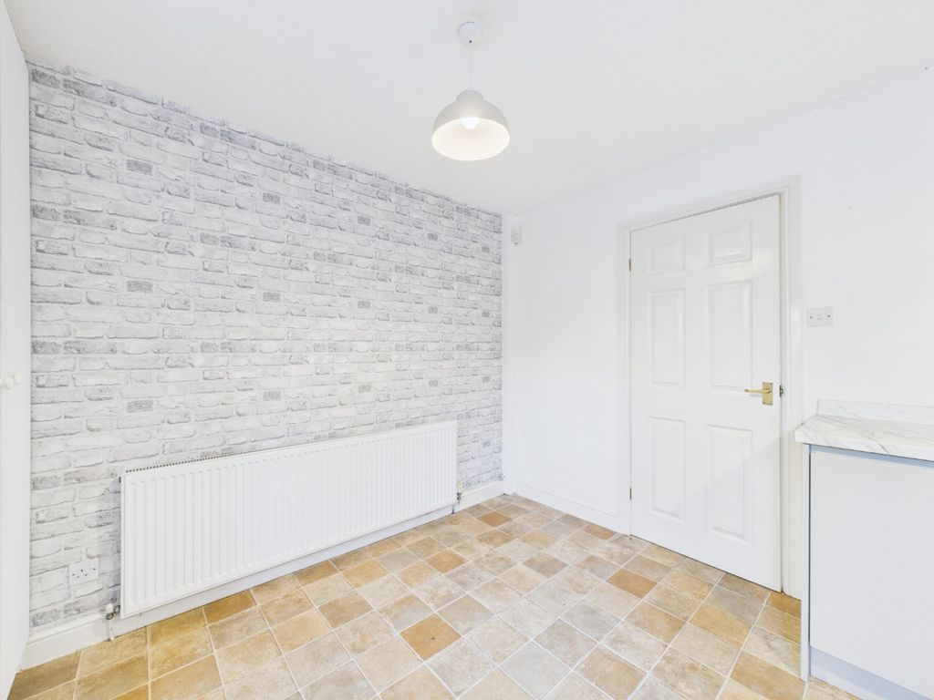 Property photo 3 of 13 4677945