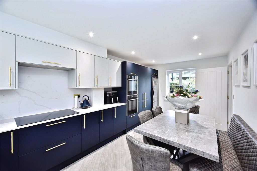 Property photo 3 of 22 Picture No. 09