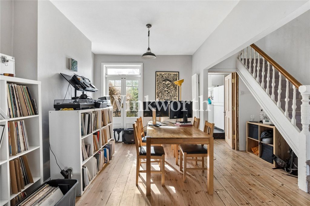 Property photo 1 of 14 Picture No. 15