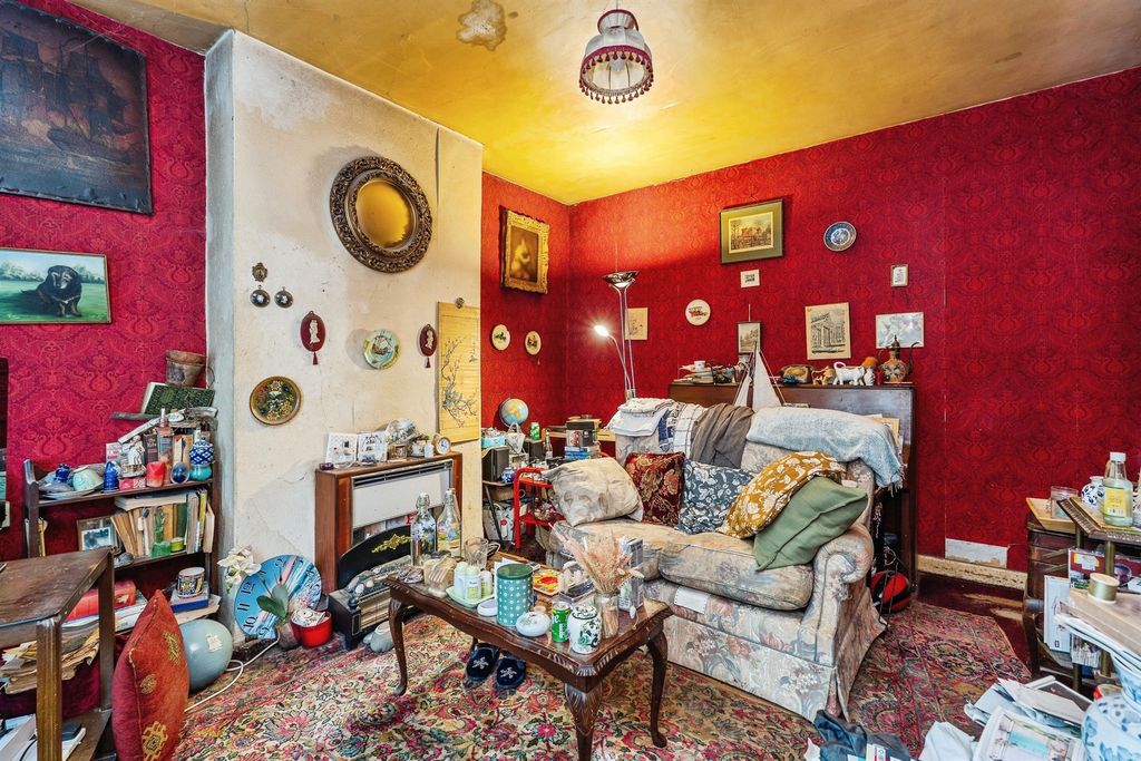 Property photo 3 of 17