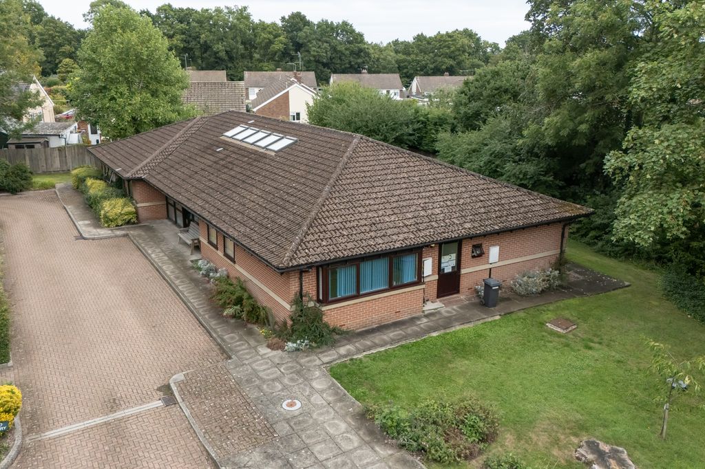 Property photo 2 of 36