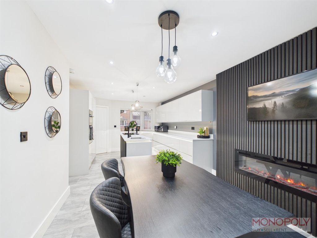 Property photo 2 of 35 Cam03815G0-Pr0382-Still012.Jpg