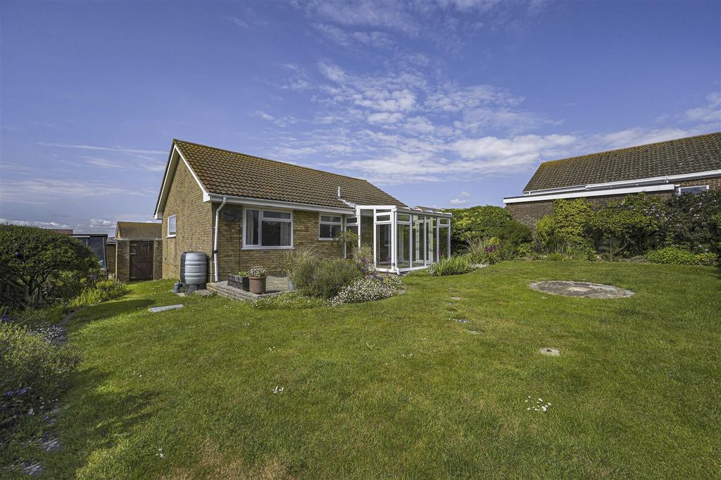 Property photo 2 of 14 Side &amp; Rear Garden