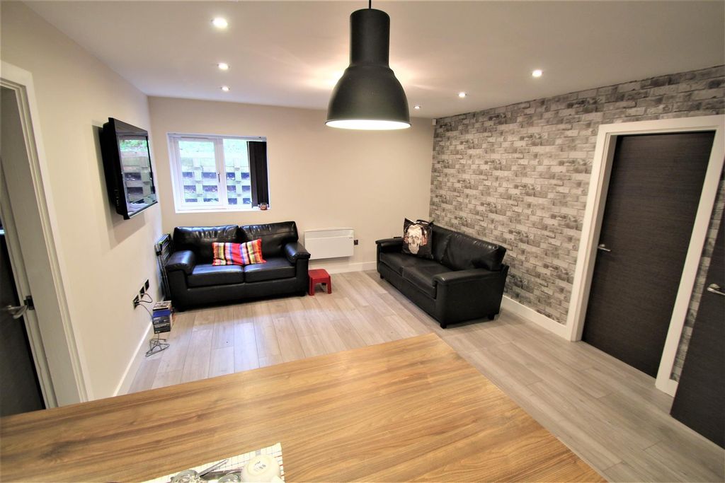 Property photo 3 of 7 Property Photo