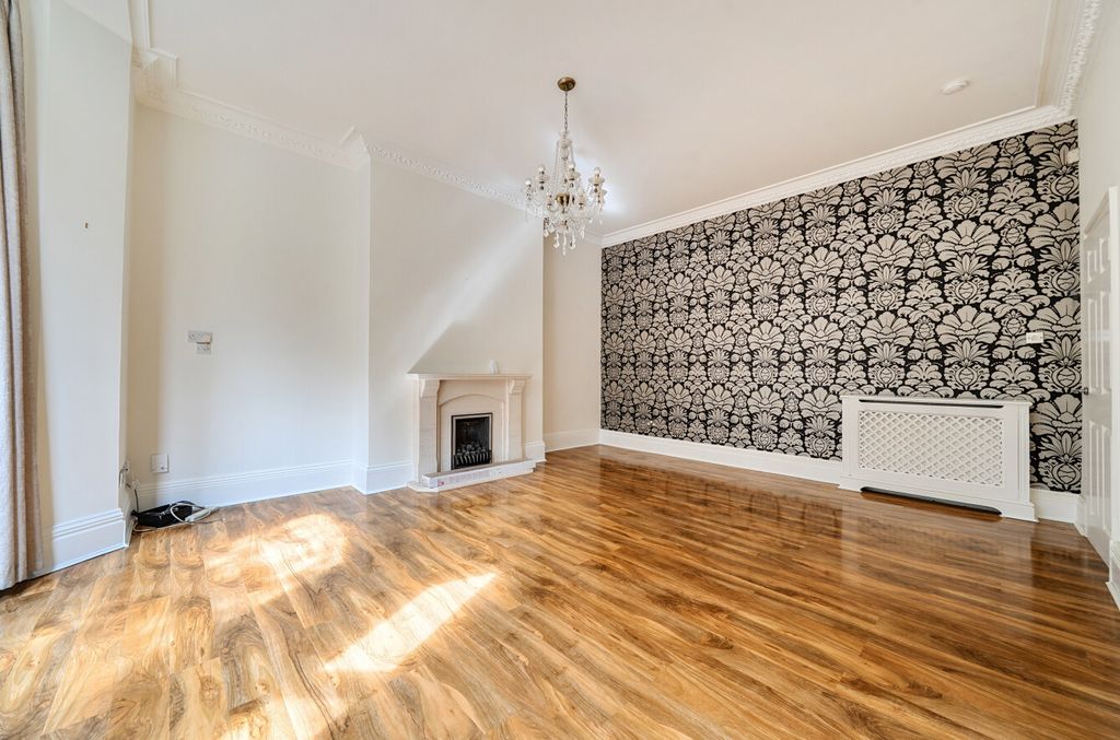 Property photo 3 of 12 1510401-15-6A846E...