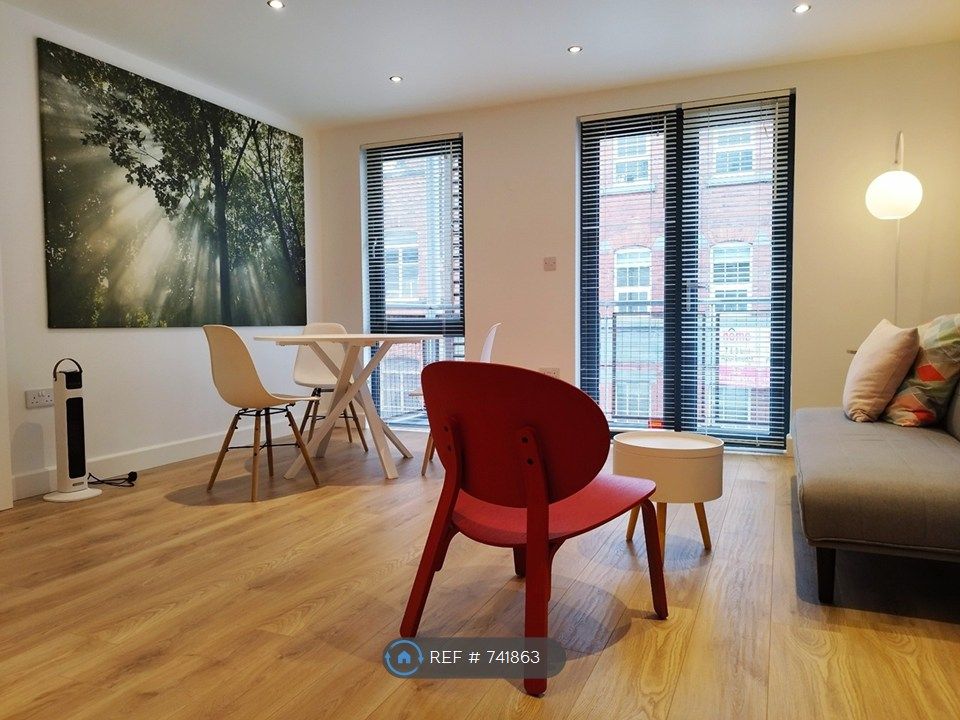 Property photo 2 of 16 Lounge 3