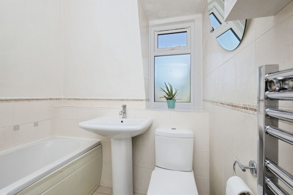 Additional image 10 of 2 bed flat for saleMutton Hall Hill, Heathfield TN21