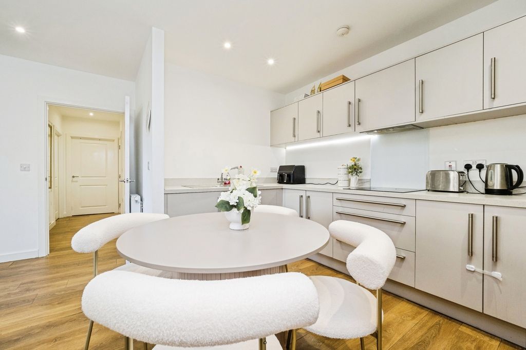Property photo 3 of 20 Pbox-Img.Jpg