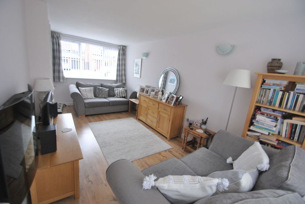 Property photo 2 of 15