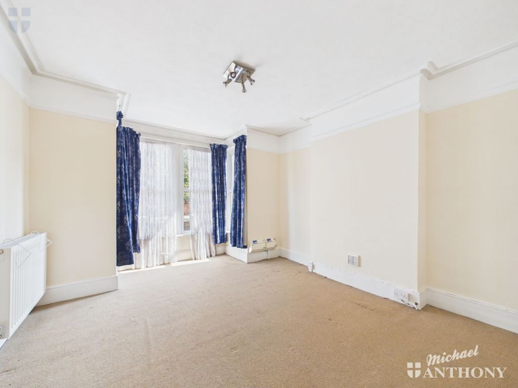 Property photo 2 of 8 Cam03218G0-Pr1097-Still002