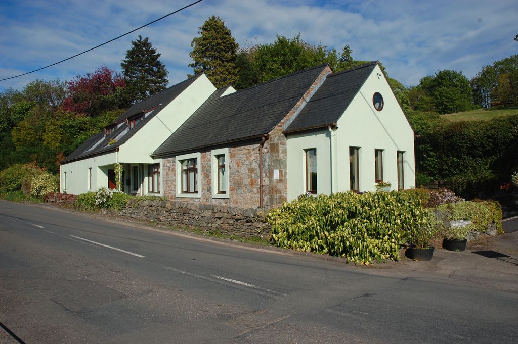 Property photo 2 of 33