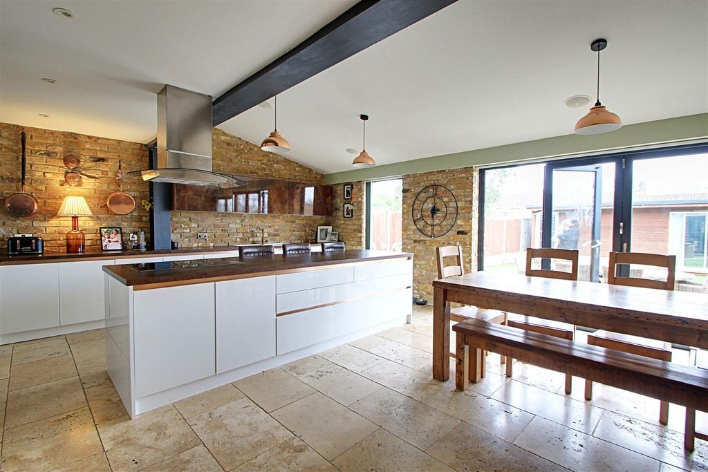 Property photo 2 of 21 Kitchen Diner.Jpg