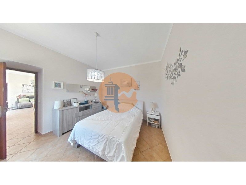 Property photo 2 of 36
