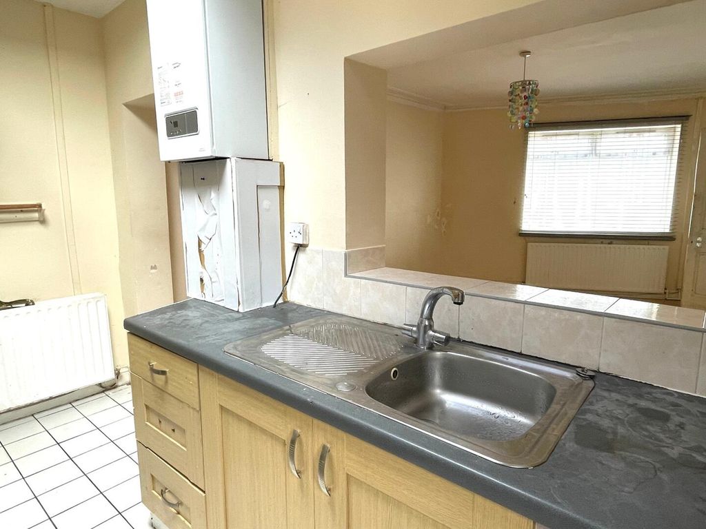 Property photo 2 of 17 Kitchen