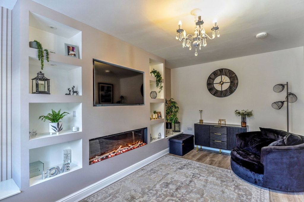 Property photo 3 of 18