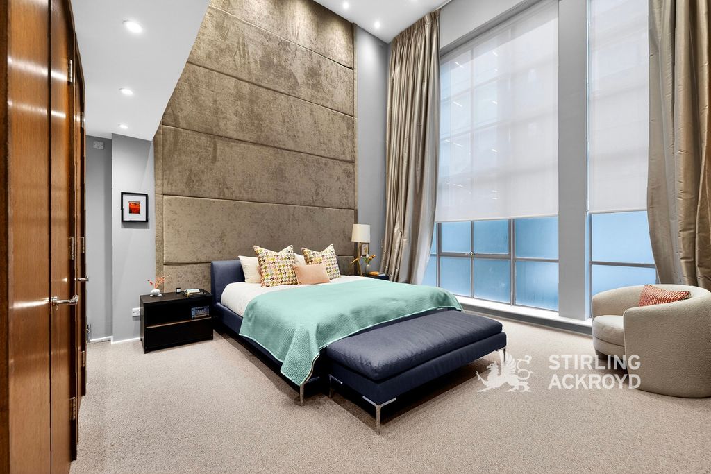 Property photo 3 of 23 Bedroom