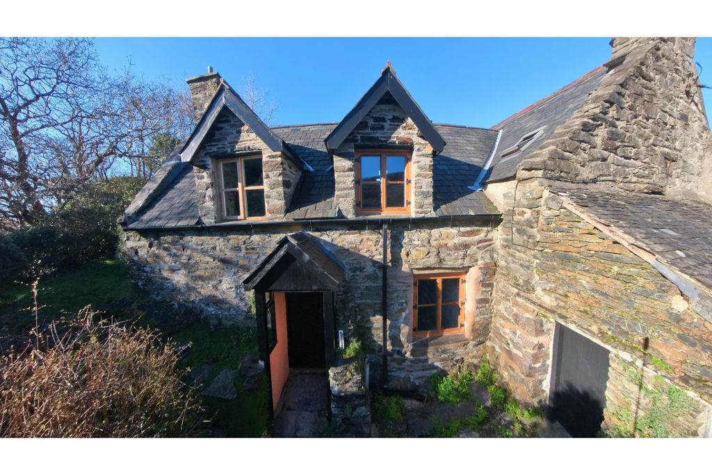 Property photo 3 of 28