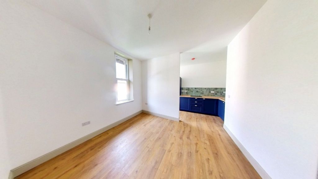 Property photo 3 of 13 Picture No. 34