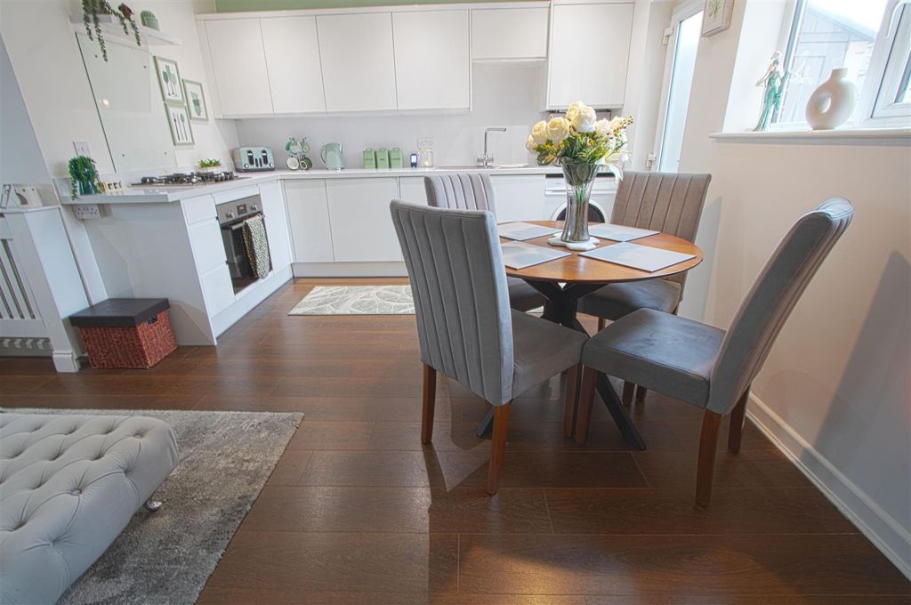 Property photo 3 of 10 Lounge Diner.Jpg