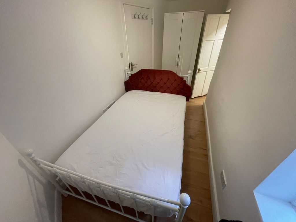 Property photo 3 of 10 Photo 13