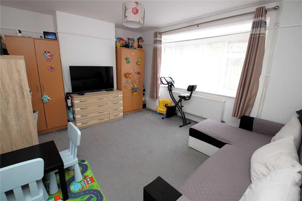 Property photo 3 of 13 Picture No. 17