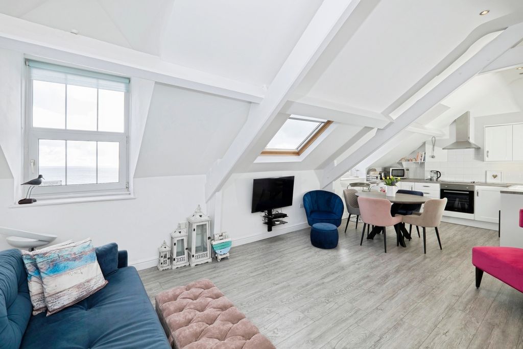 Property photo 1 of 18 Open Plan Living