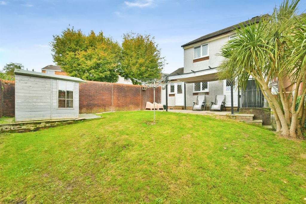 Property photo 2 of 21