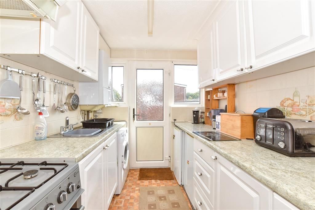 Property photo 1 of 9 Kitchen