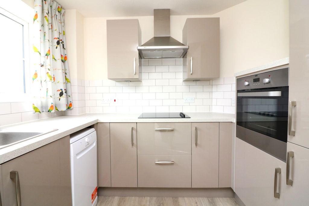 Property photo 3 of 12 1085114