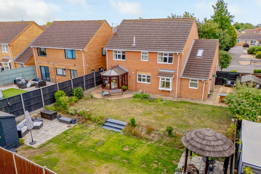 Property photo 2 of 33 6 The Pastures (Cowbit)-2