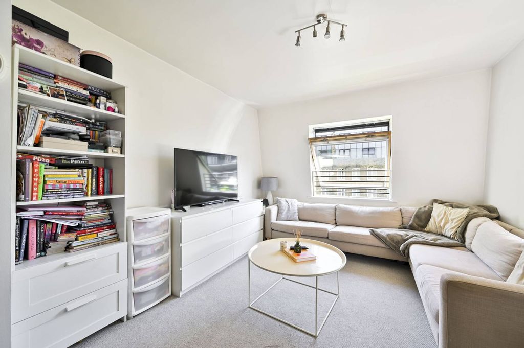 Property photo 2 of 10